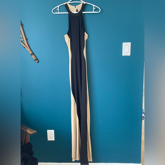 Unique Maxi Dress - Picture 3 of 3